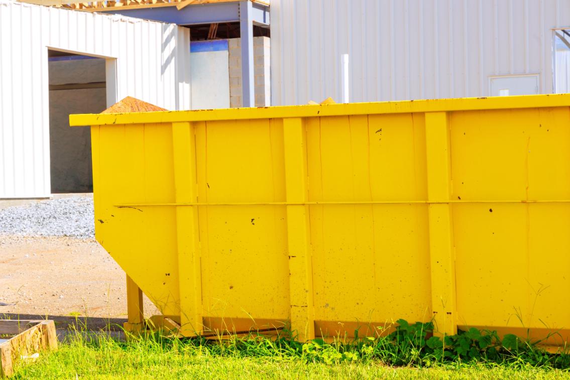 The Do’s and Don’ts of Loading a Roll Off Dumpster In Vista, CA